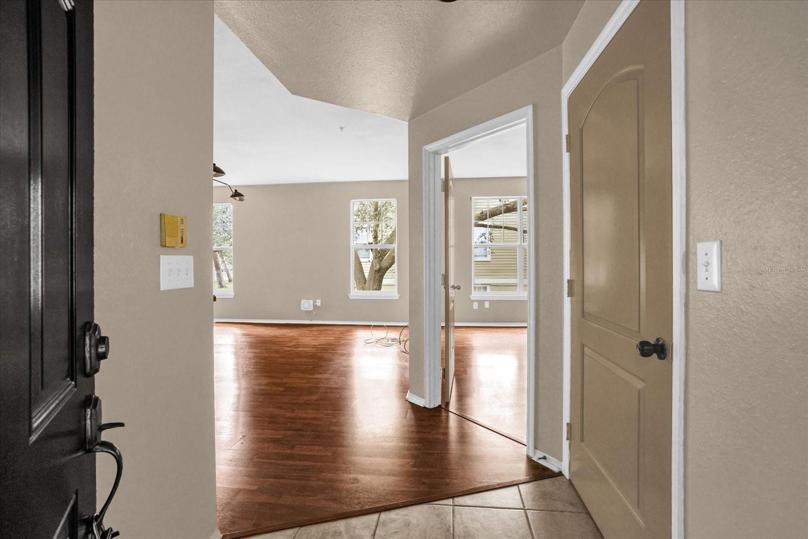 Image 4 of 23 For 404 Summit Ridge Place 204