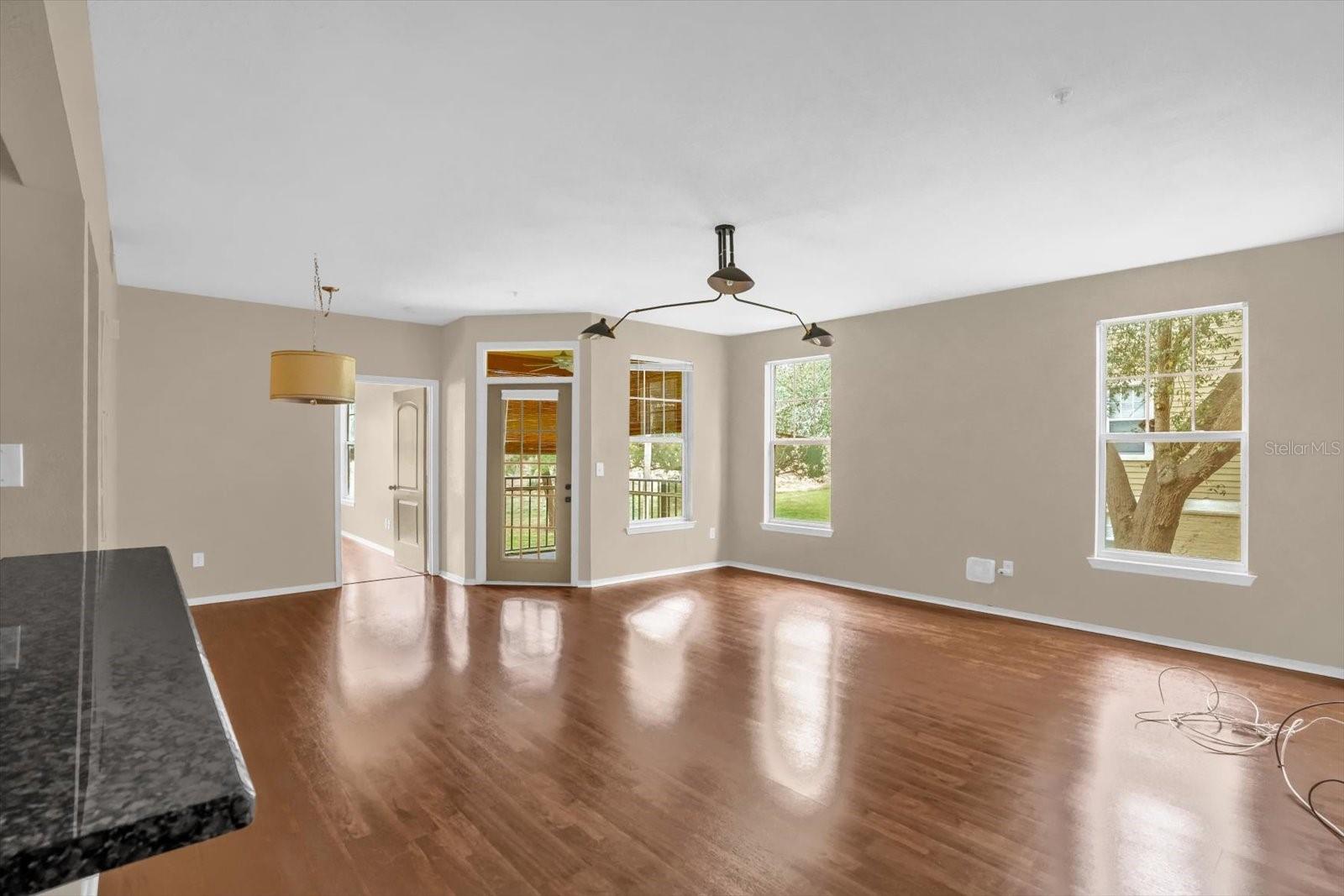 Image 5 of 23 For 404 Summit Ridge Place 204