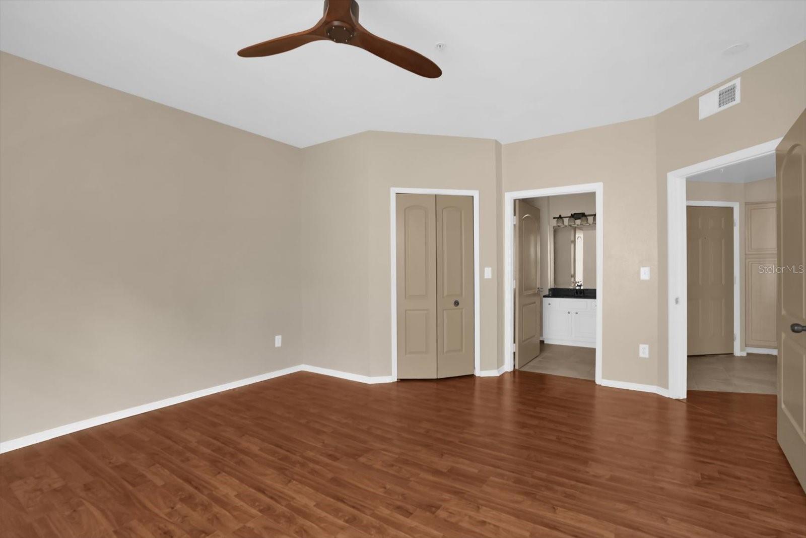 Image 6 of 23 For 404 Summit Ridge Place 204