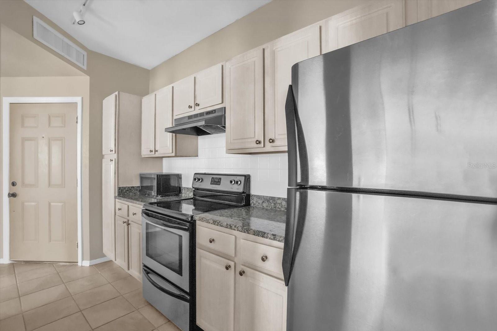 Image 9 of 23 For 404 Summit Ridge Place 204