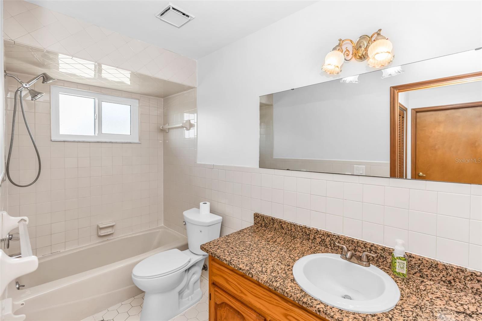 Image 9 of 26 For 3618 Joan Lane