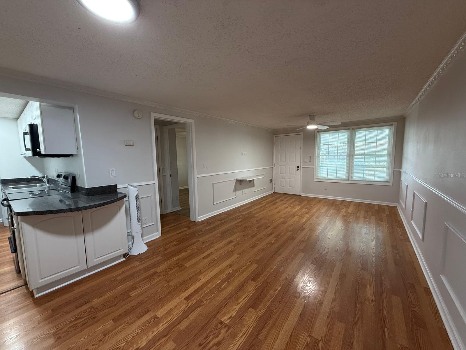 Image 5 of 20 For 4307 Michigan Street 4307