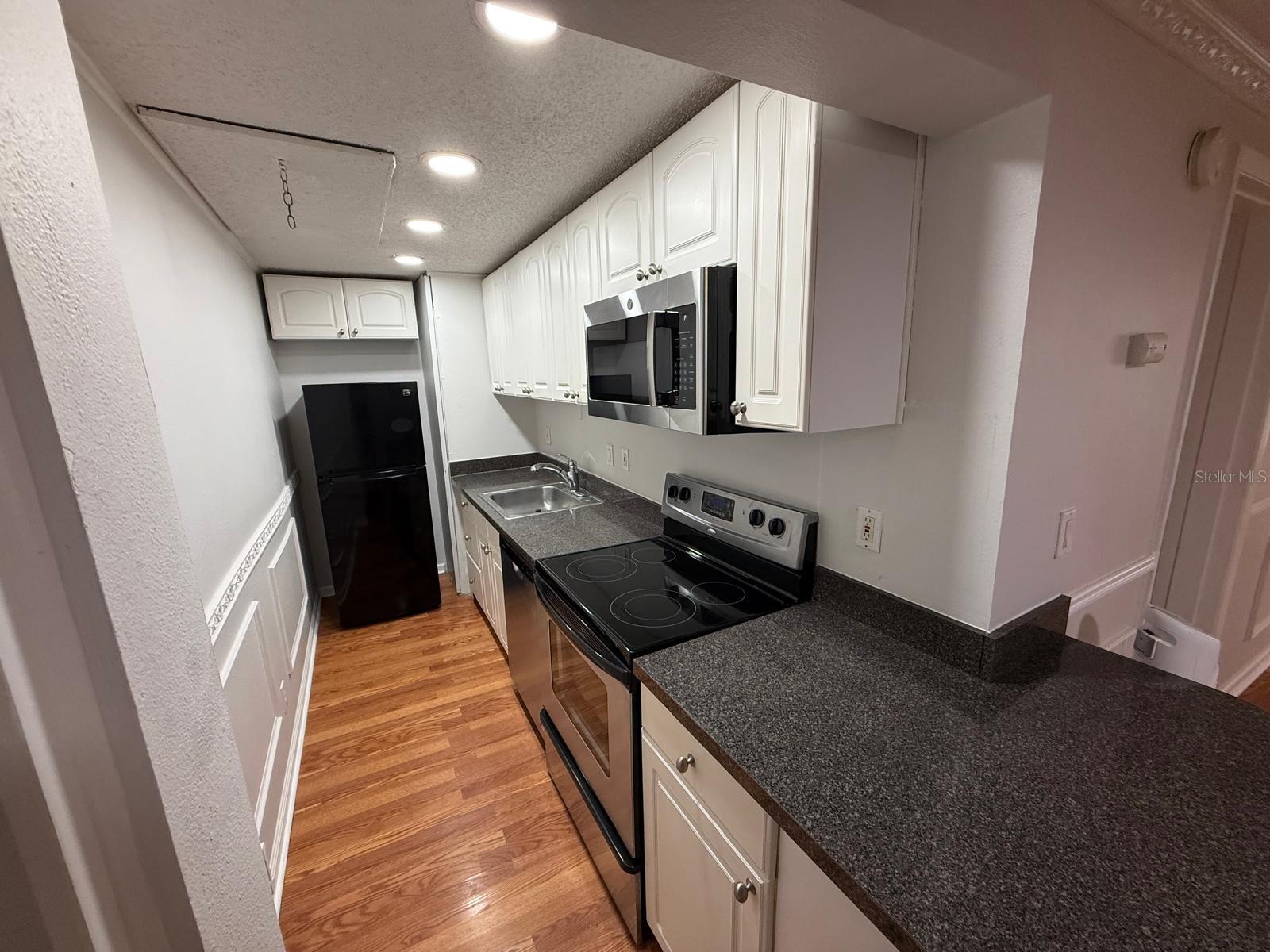 Image 9 of 20 For 4307 Michigan Street 4307