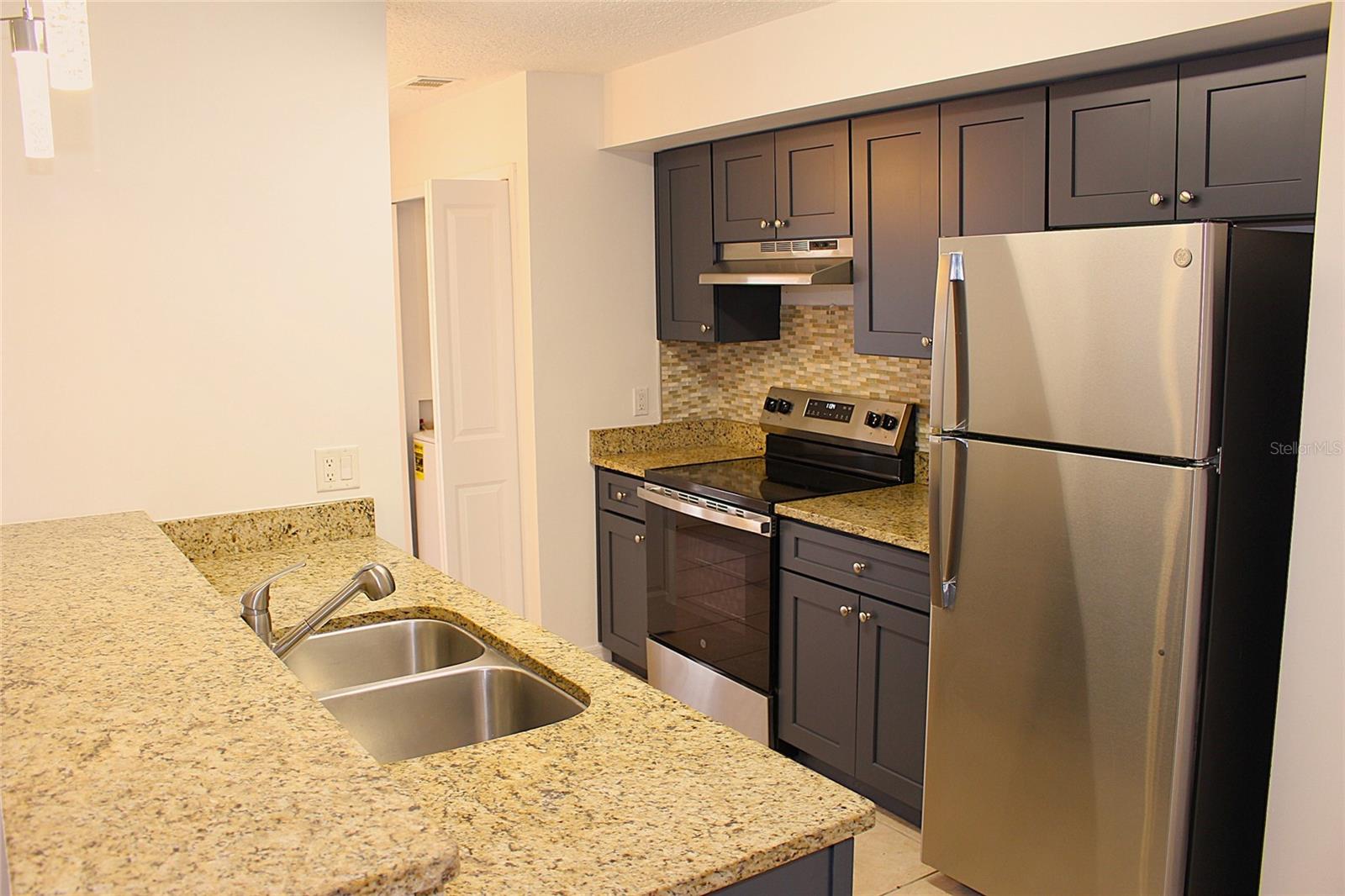 Image 13 of 25 For 4707 Chevy Place 131a2