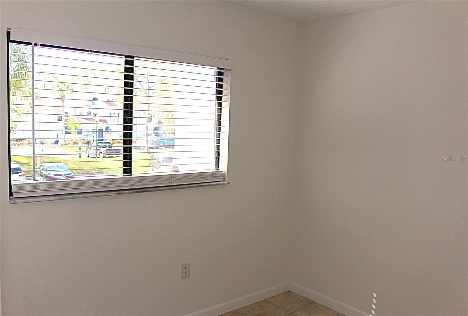 Image 18 of 25 For 4707 Chevy Place 131a2