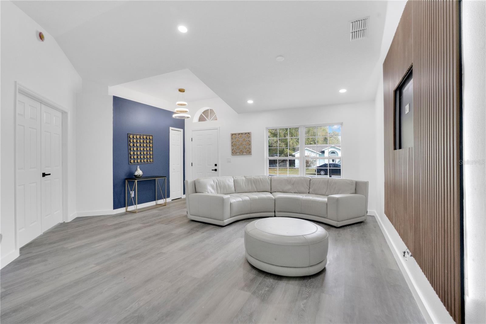 Image 11 of 38 For 1120 Dunbridge Street