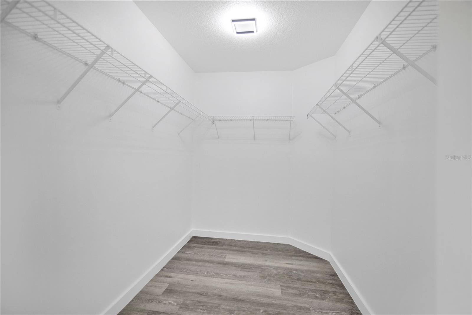 Image 28 of 38 For 1120 Dunbridge Street