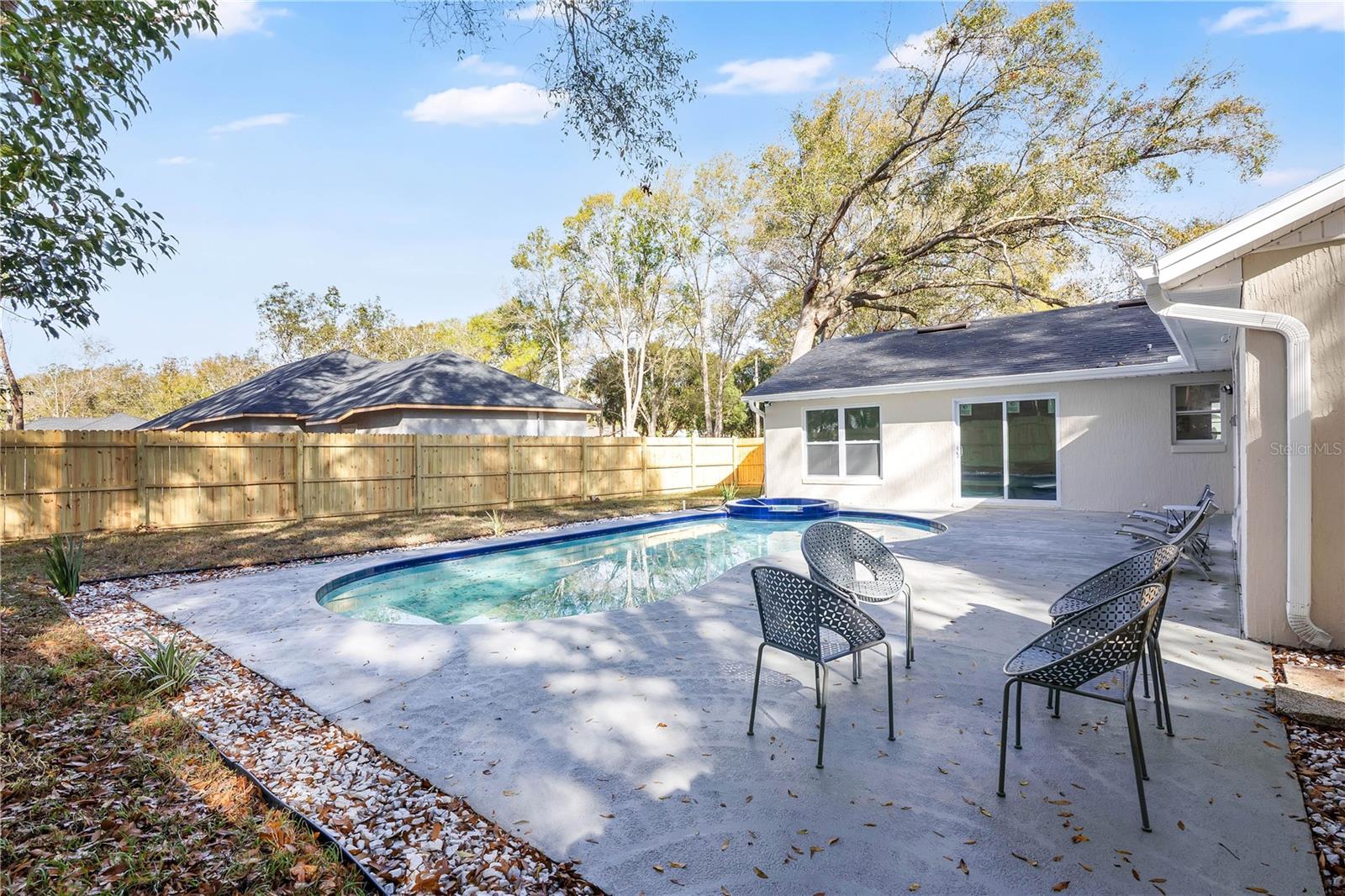 Image 32 of 38 For 1120 Dunbridge Street