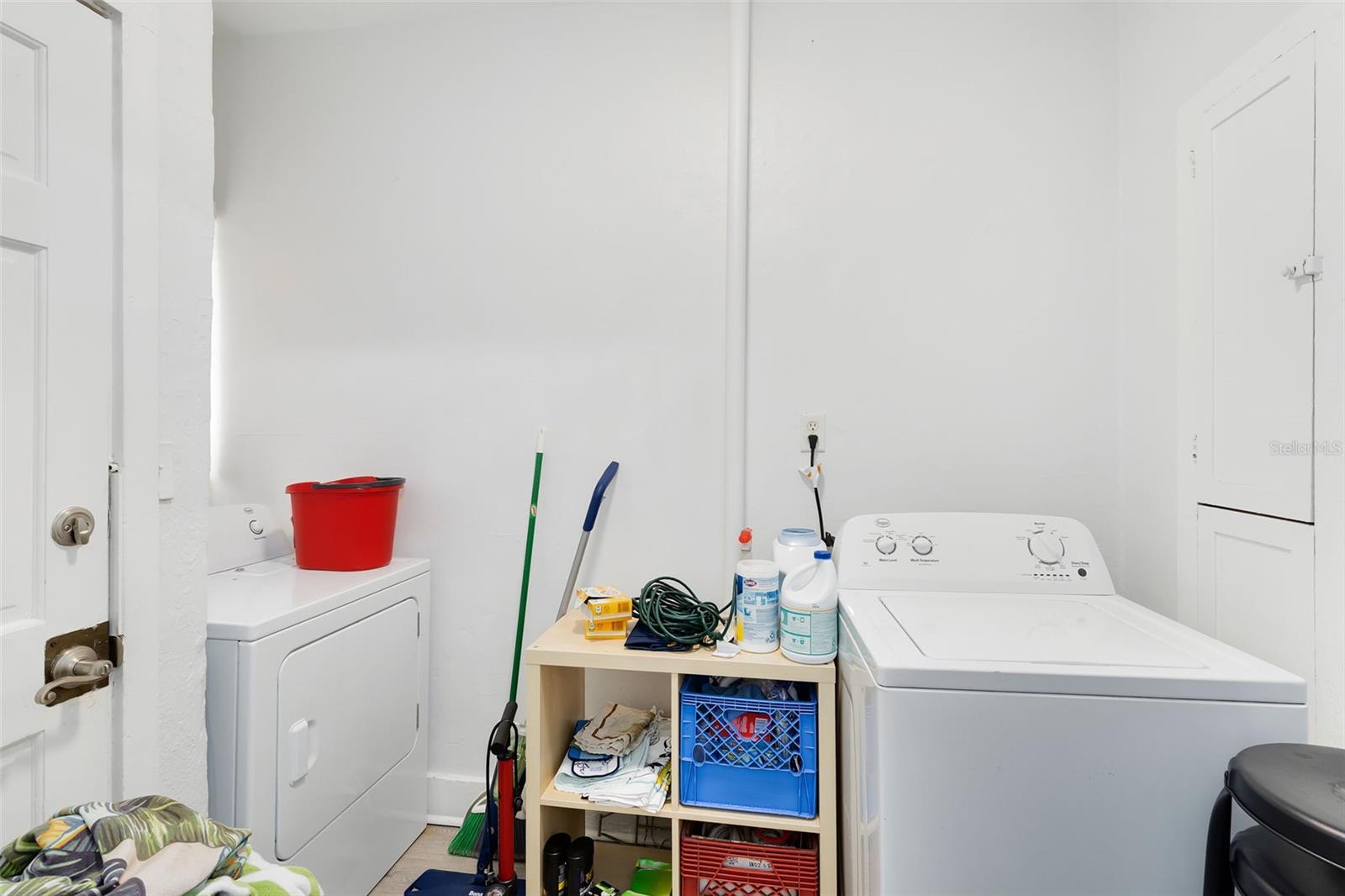 Image 11 of 31 For 1409 Amelia Street