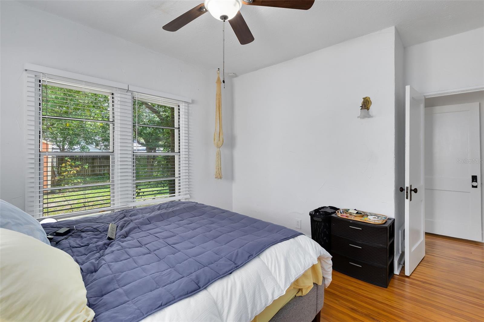 Image 14 of 31 For 1409 Amelia Street