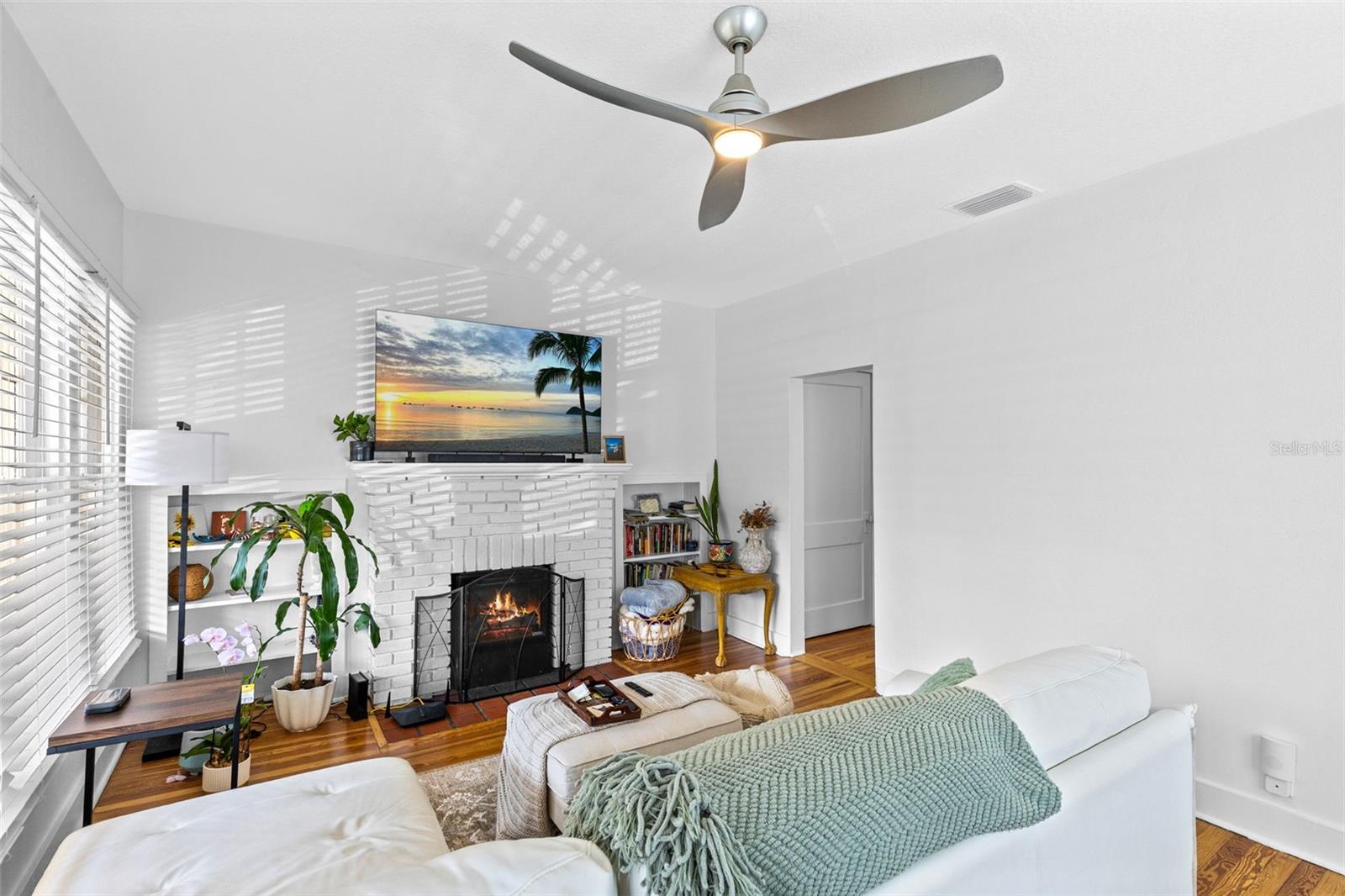 Image 17 of 31 For 1409 Amelia Street