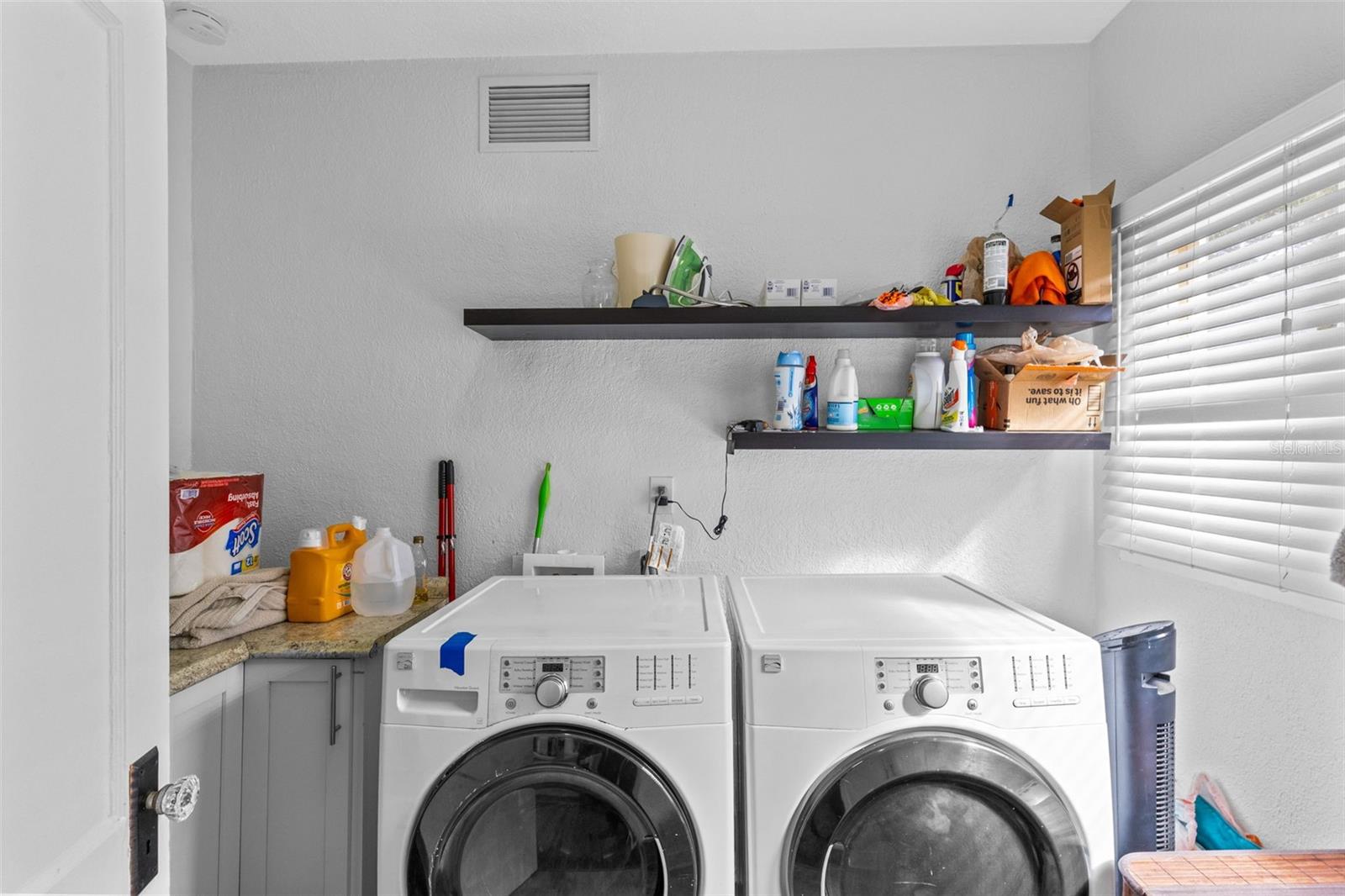 Image 20 of 31 For 1409 Amelia Street