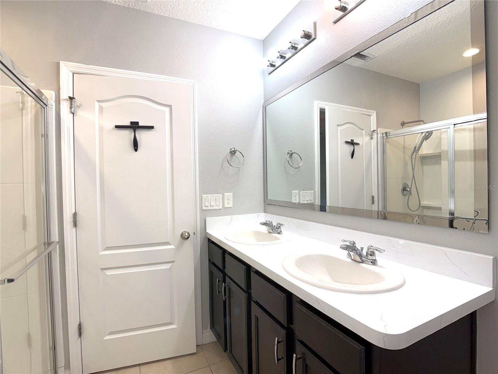 Image 17 of 35 For 447 Arbor Lakes Drive