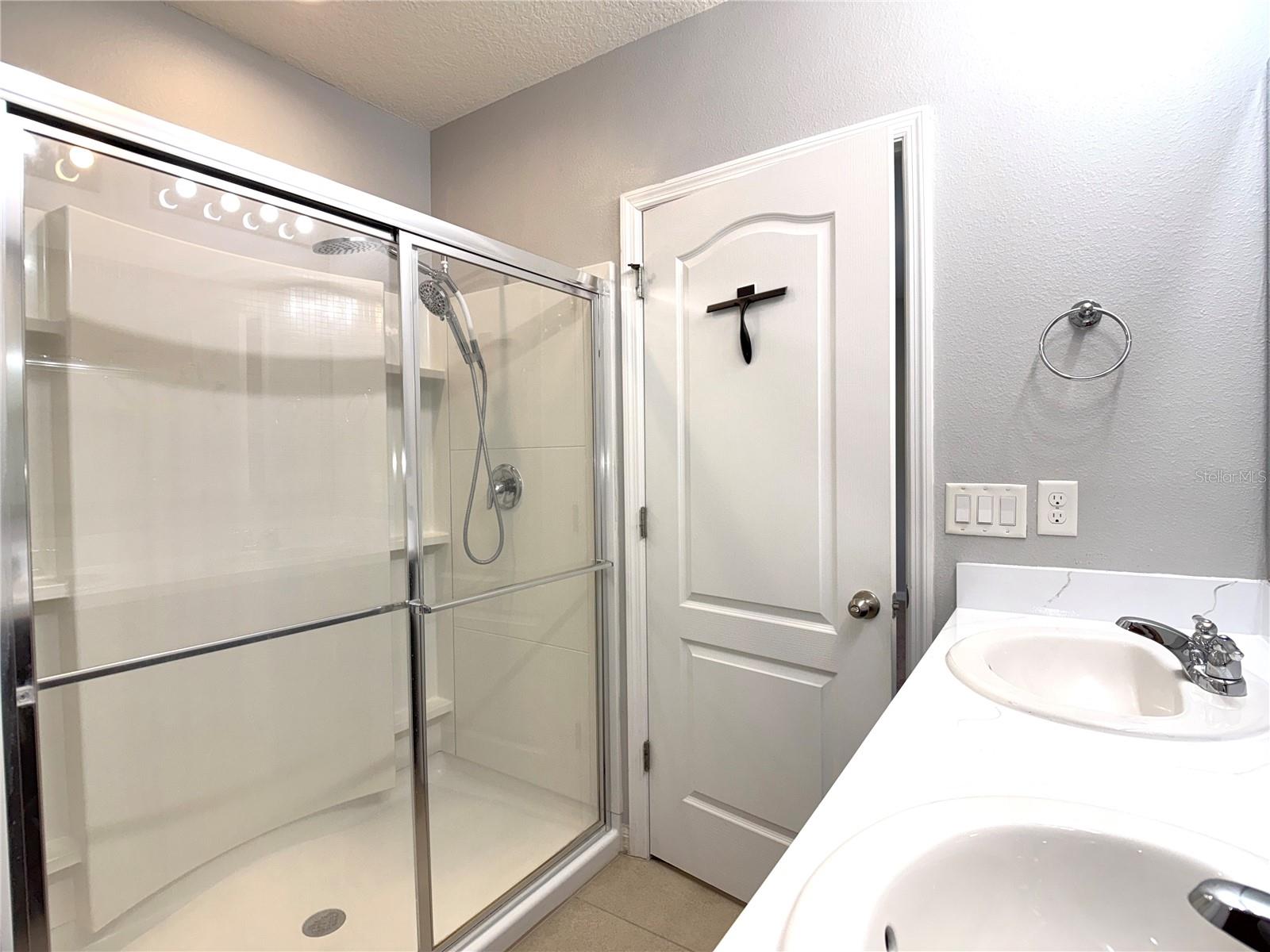 Image 18 of 35 For 447 Arbor Lakes Drive