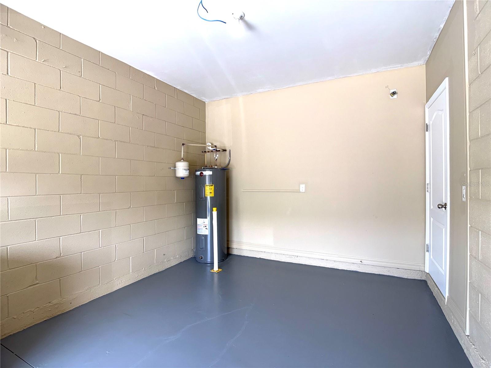 Image 26 of 35 For 447 Arbor Lakes Drive