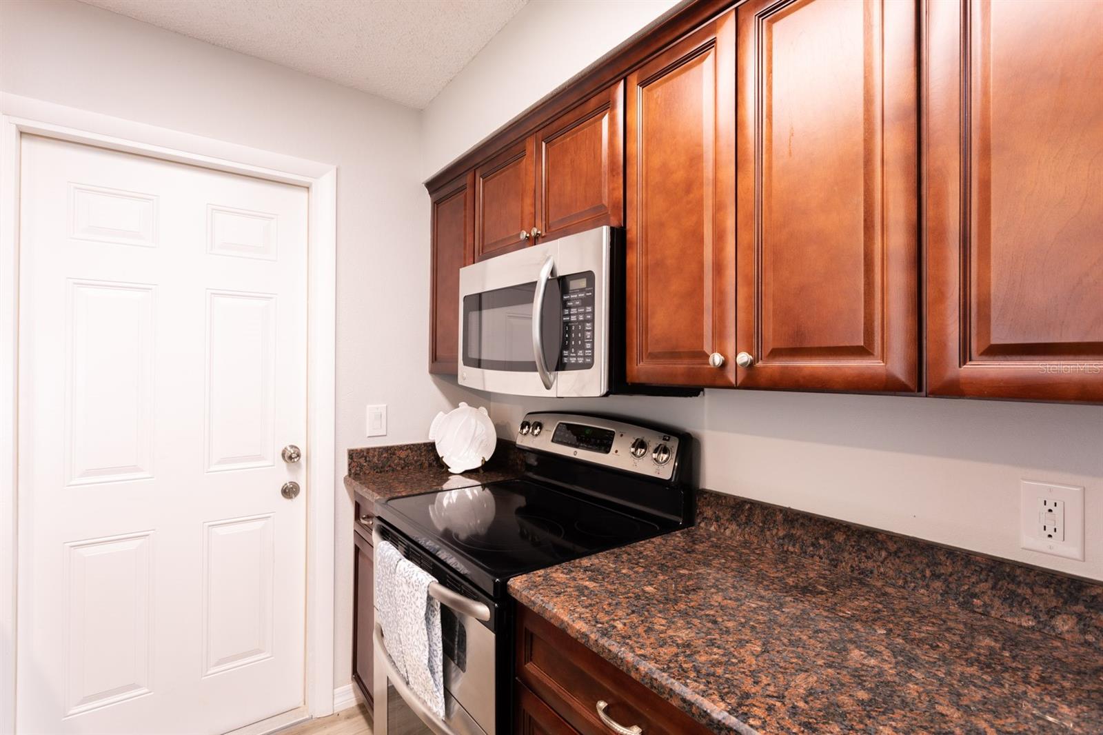 Image 10 of 42 For 1110 Fatio Road