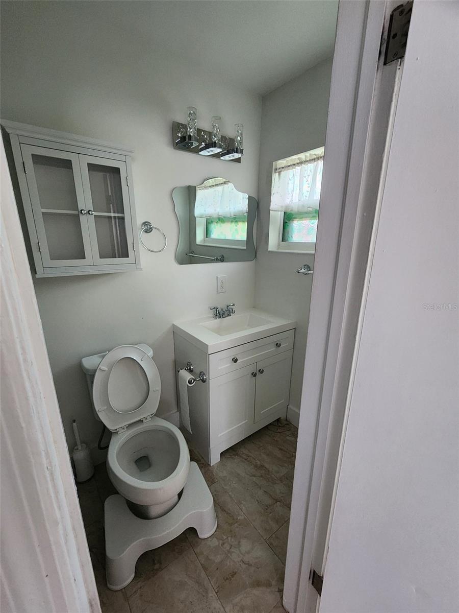 Image 10 of 18 For 2307 Hastings Street