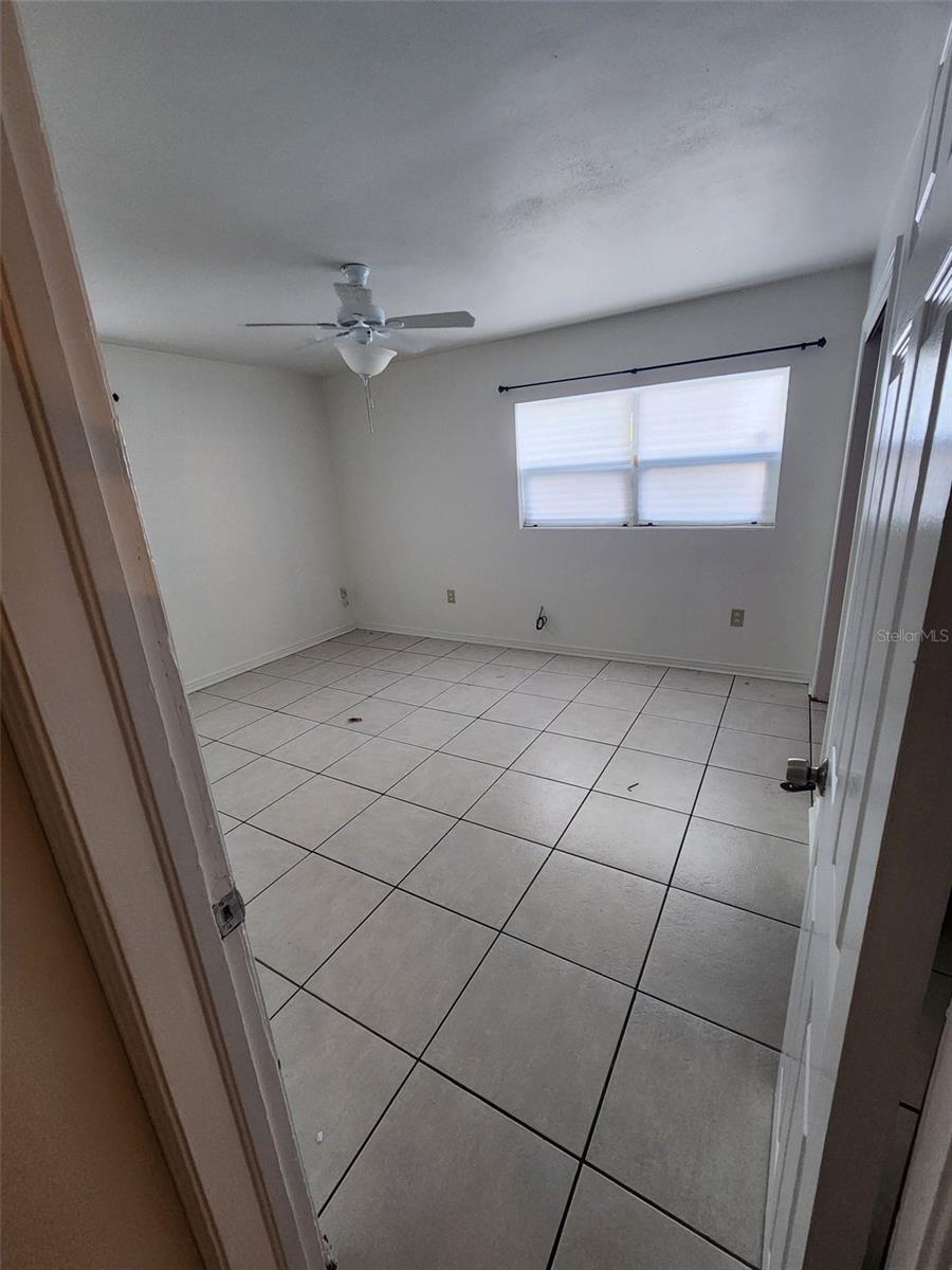 Image 12 of 18 For 2307 Hastings Street