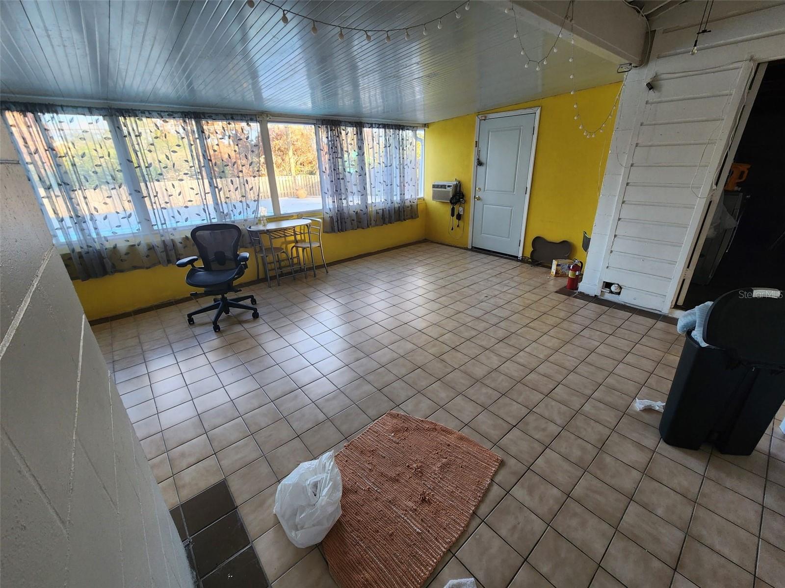 Image 13 of 18 For 2307 Hastings Street