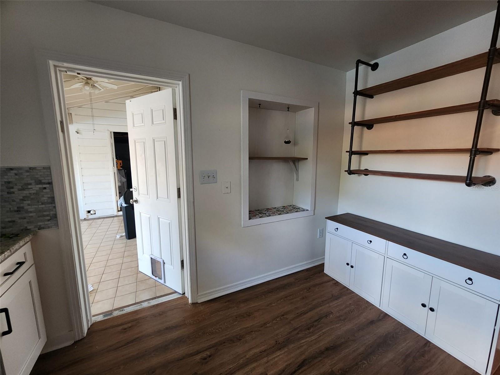 Image 14 of 18 For 2307 Hastings Street