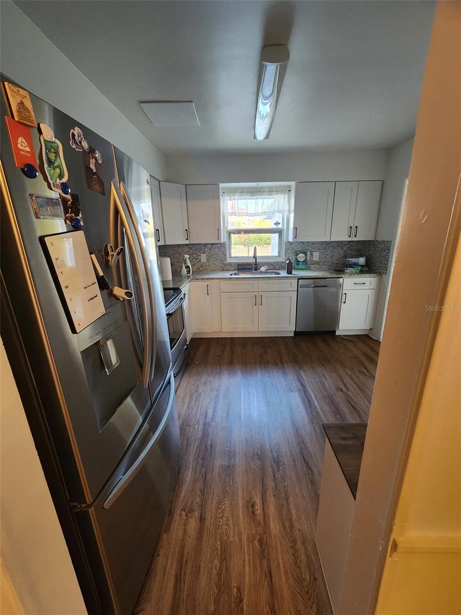 Image 3 of 18 For 2307 Hastings Street