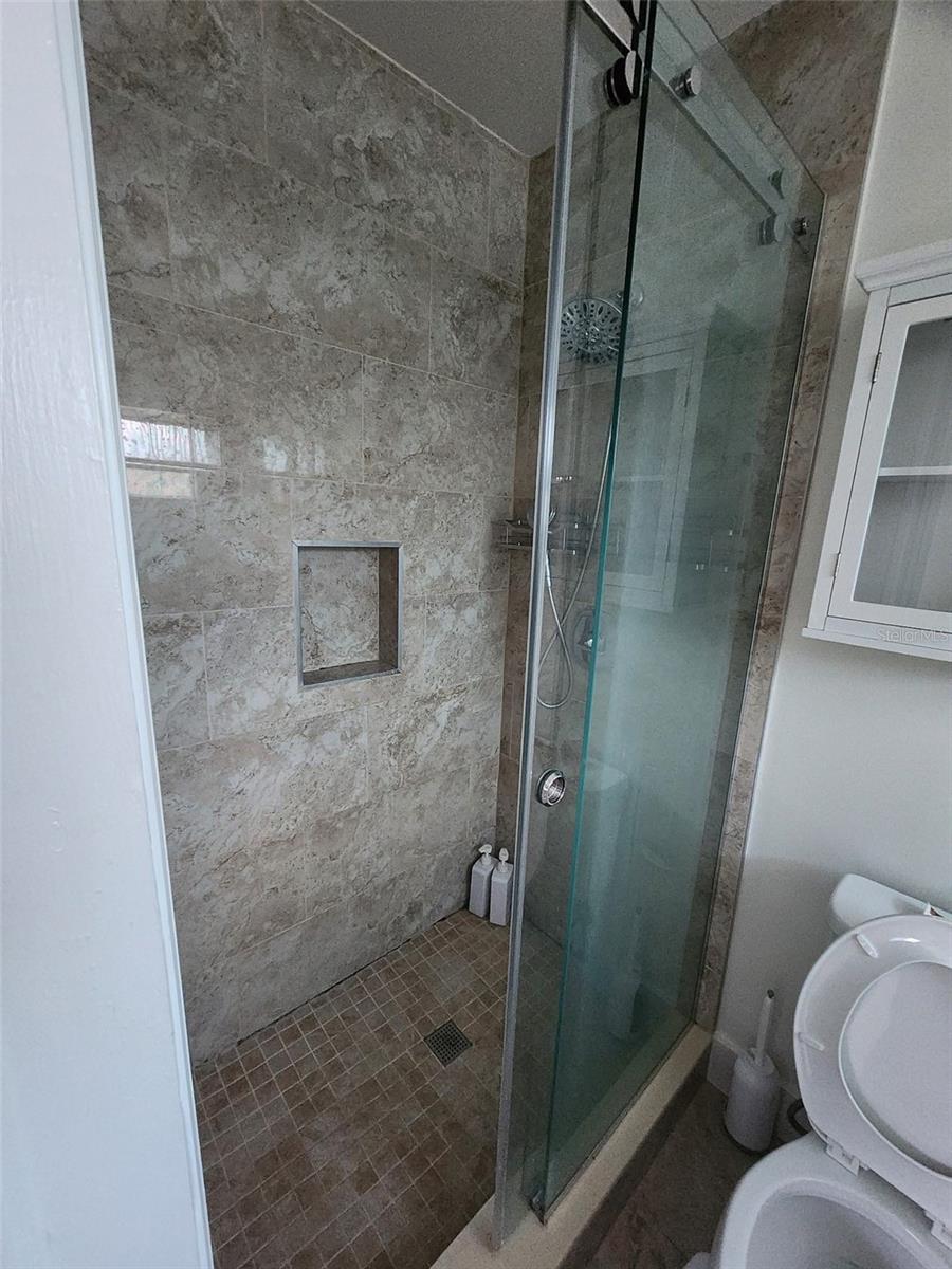 Image 4 of 18 For 2307 Hastings Street