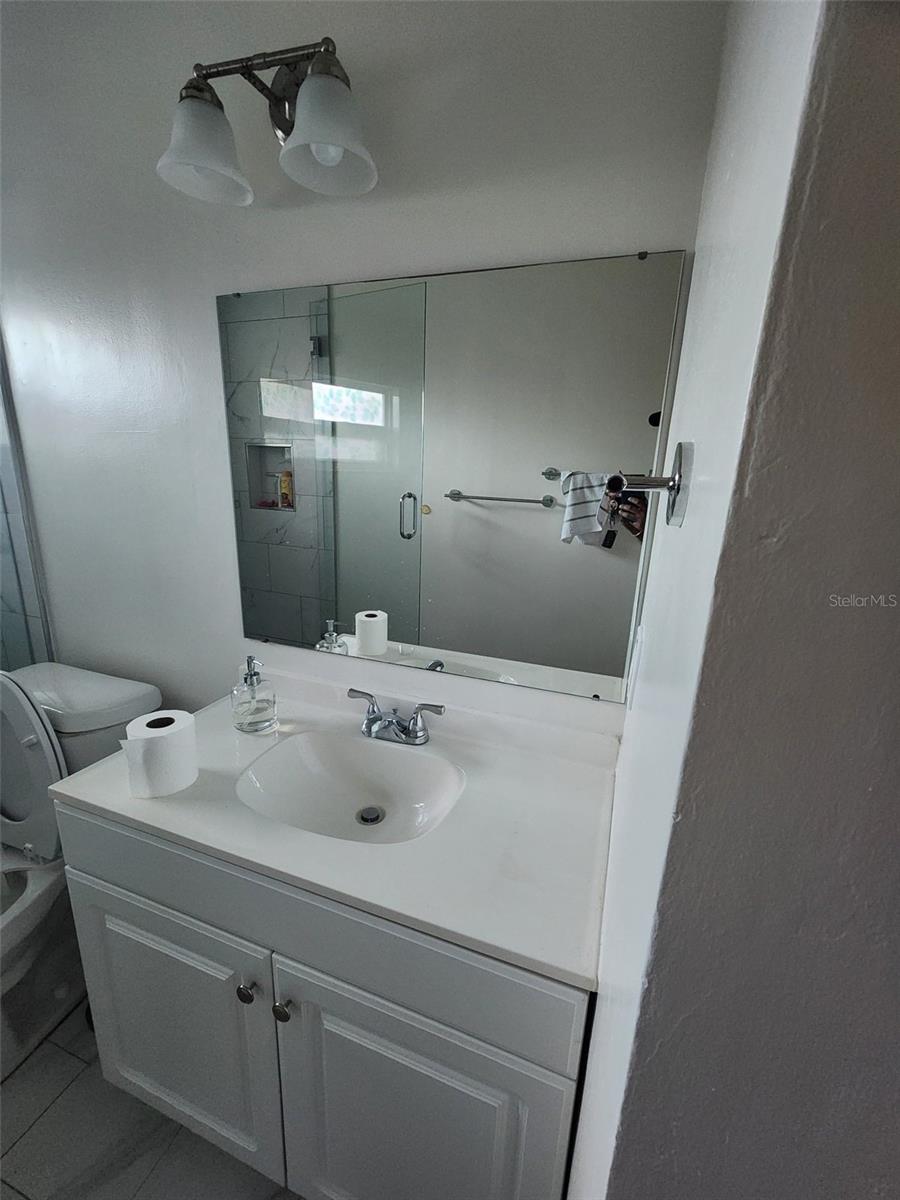 Image 7 of 18 For 2307 Hastings Street