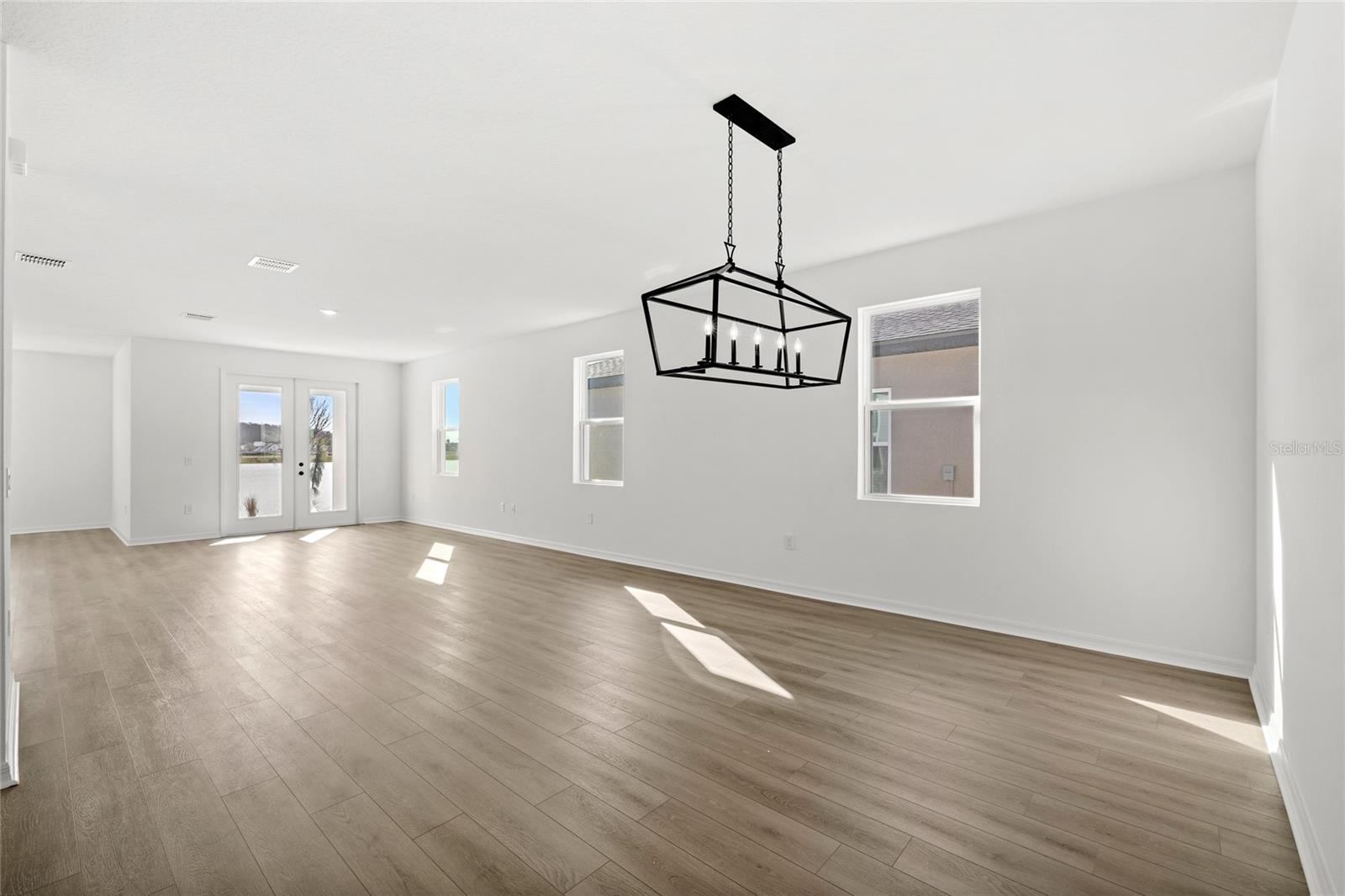 Image 13 of 48 For 2525 Broadwing Street