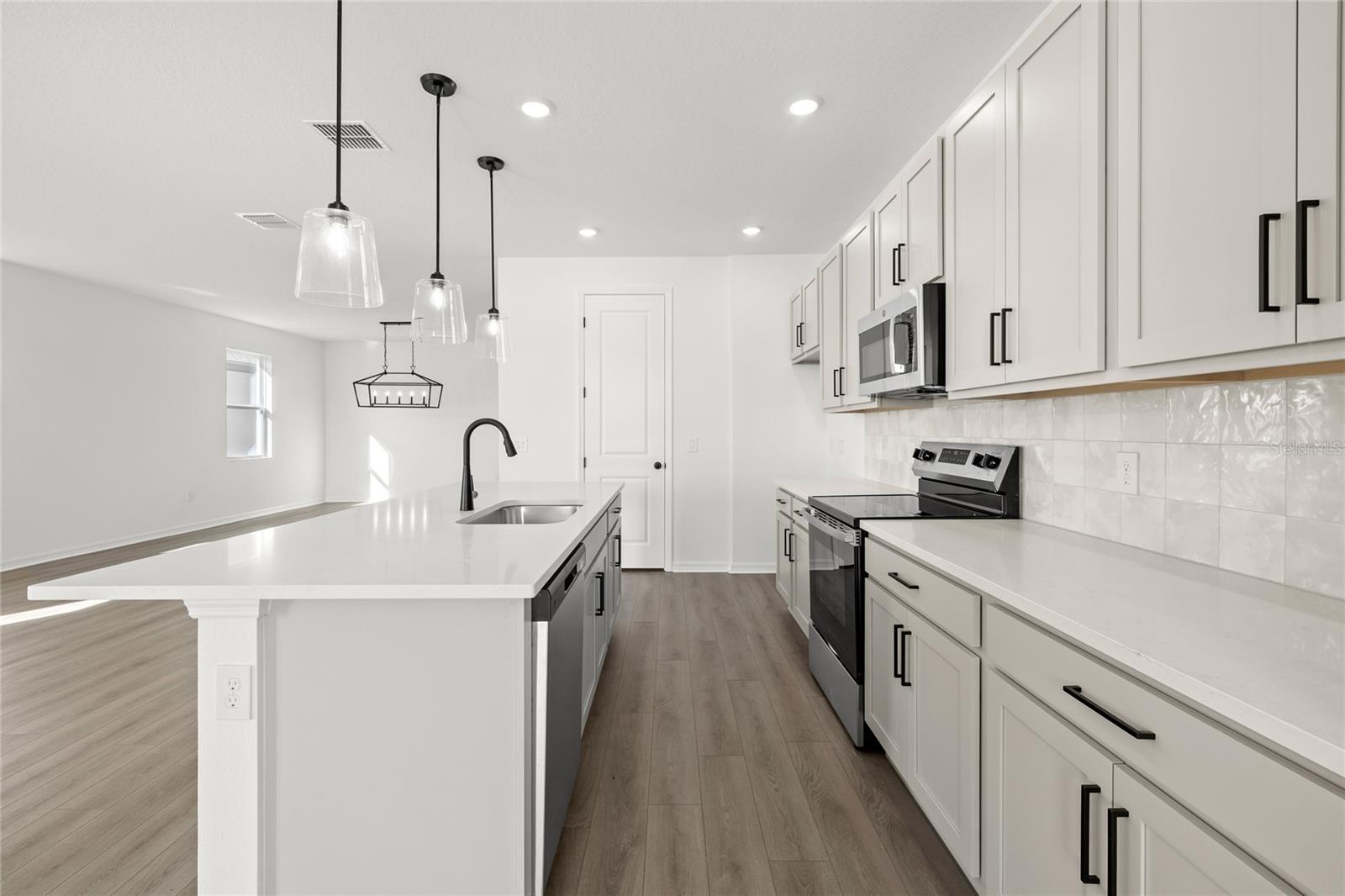 Image 25 of 48 For 2525 Broadwing Street