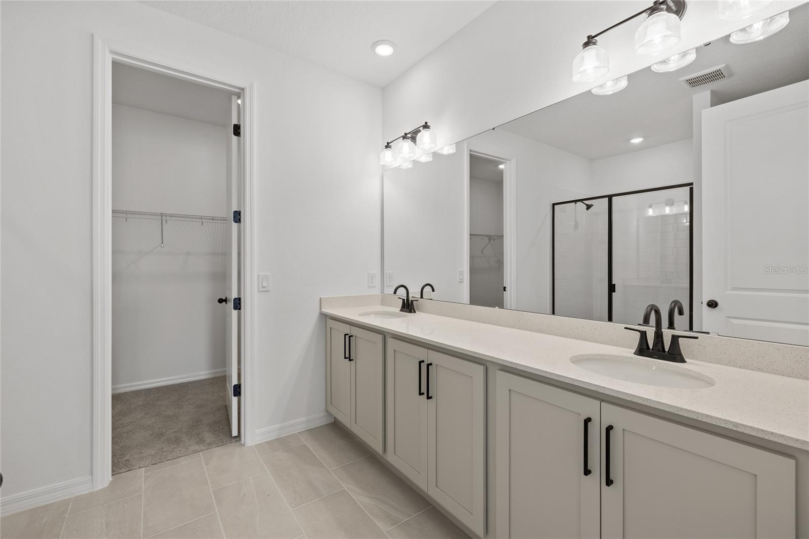 Image 31 of 48 For 2525 Broadwing Street