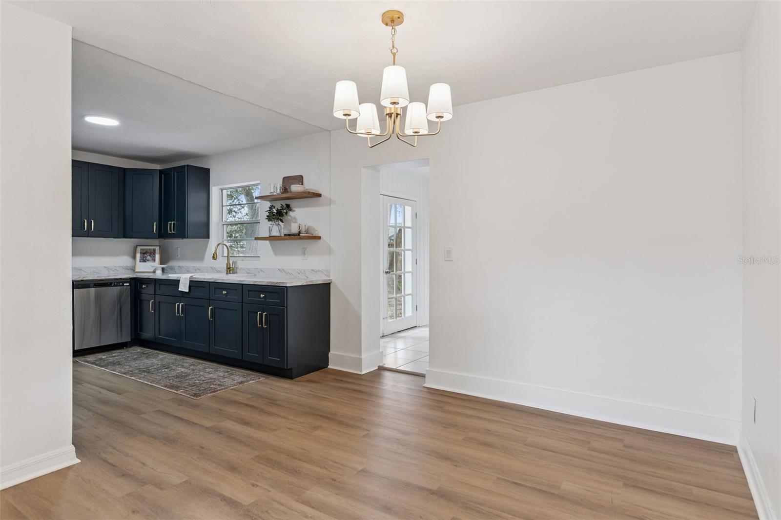 Image 10 of 52 For 1522 Hanson Avenue