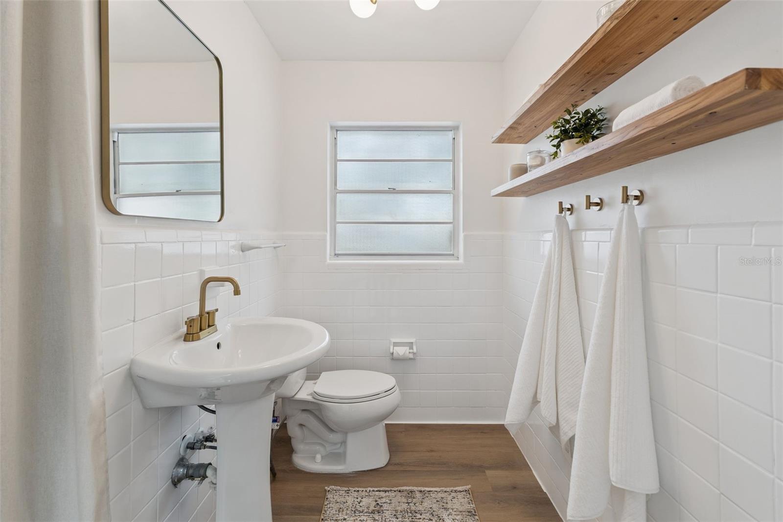 Image 13 of 52 For 1522 Hanson Avenue