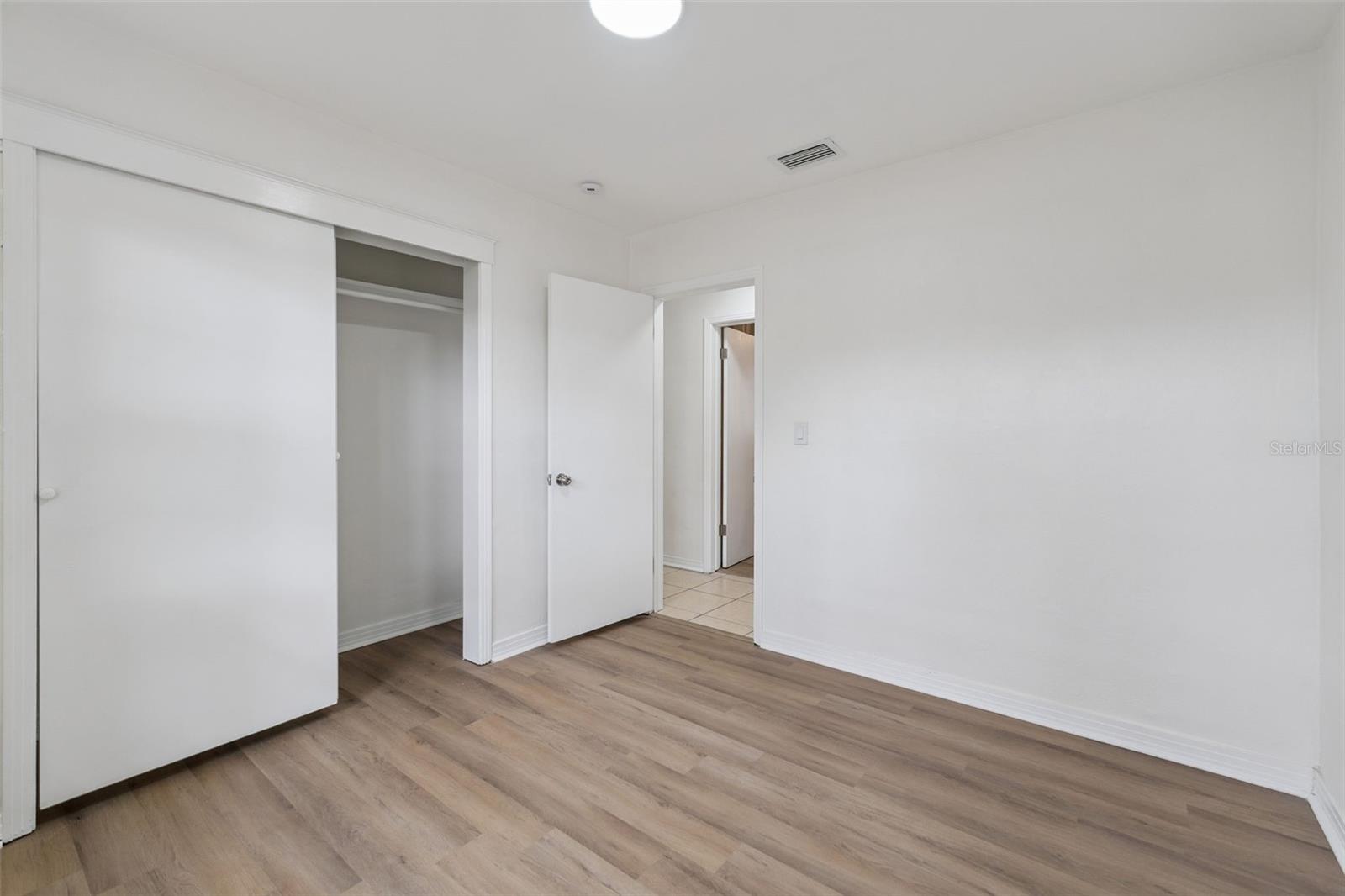 Image 24 of 52 For 1522 Hanson Avenue