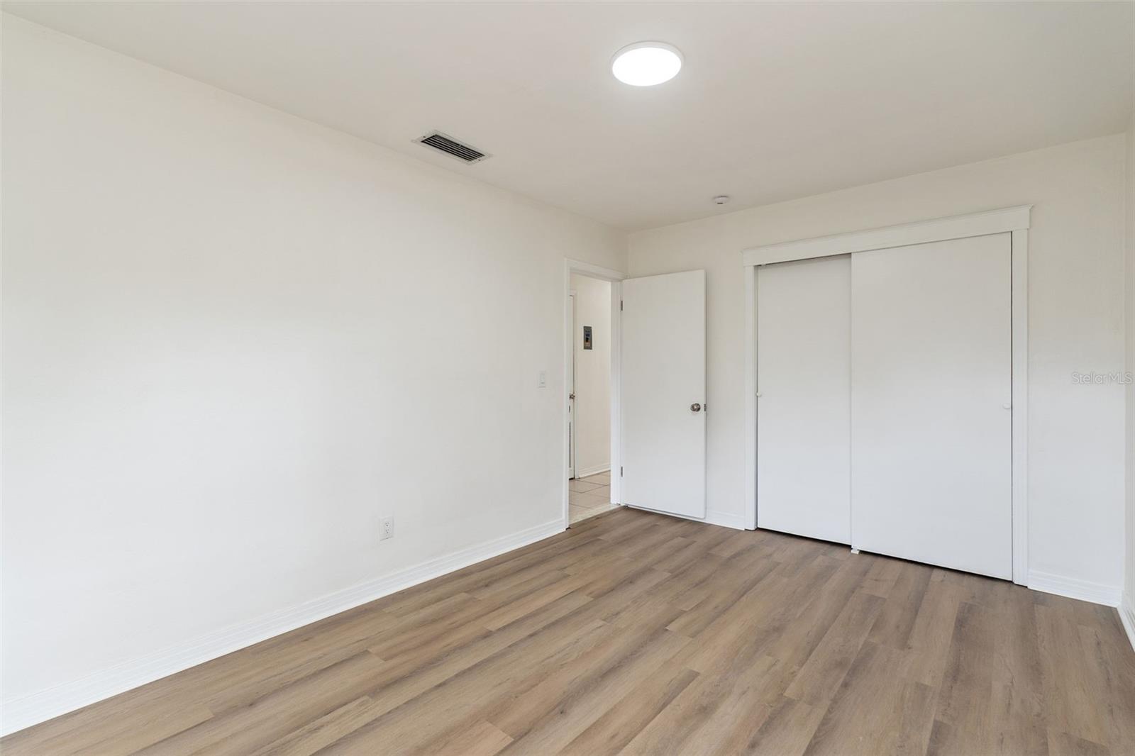 Image 25 of 52 For 1522 Hanson Avenue