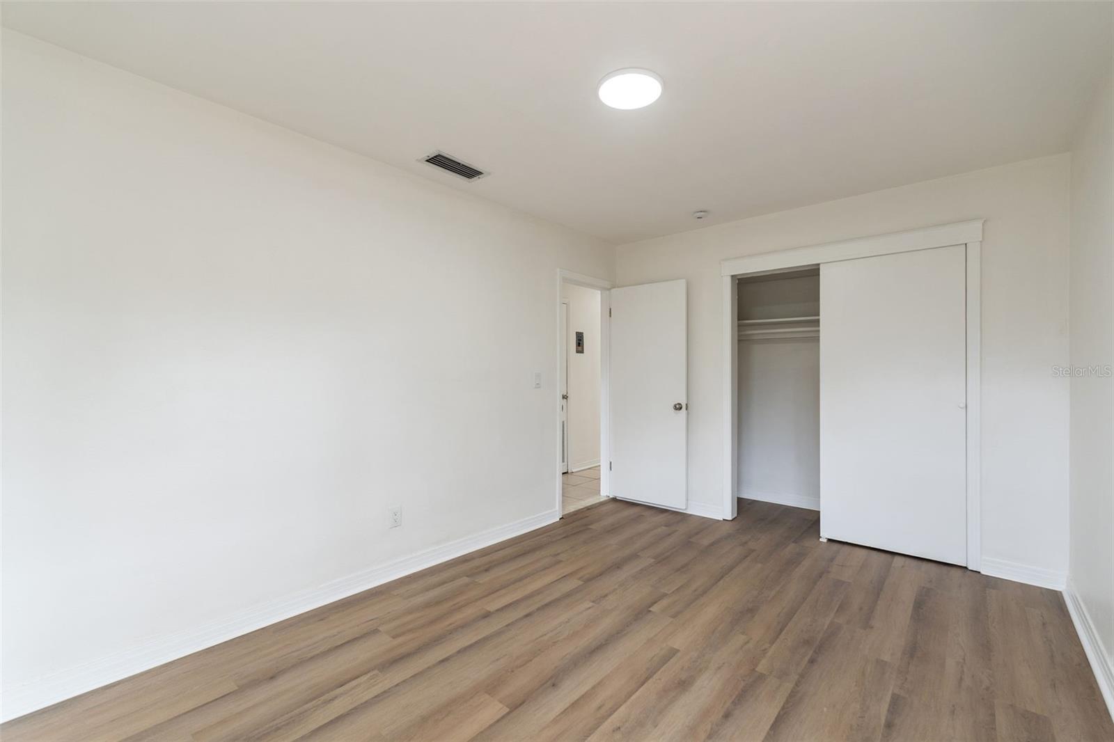 Image 27 of 52 For 1522 Hanson Avenue