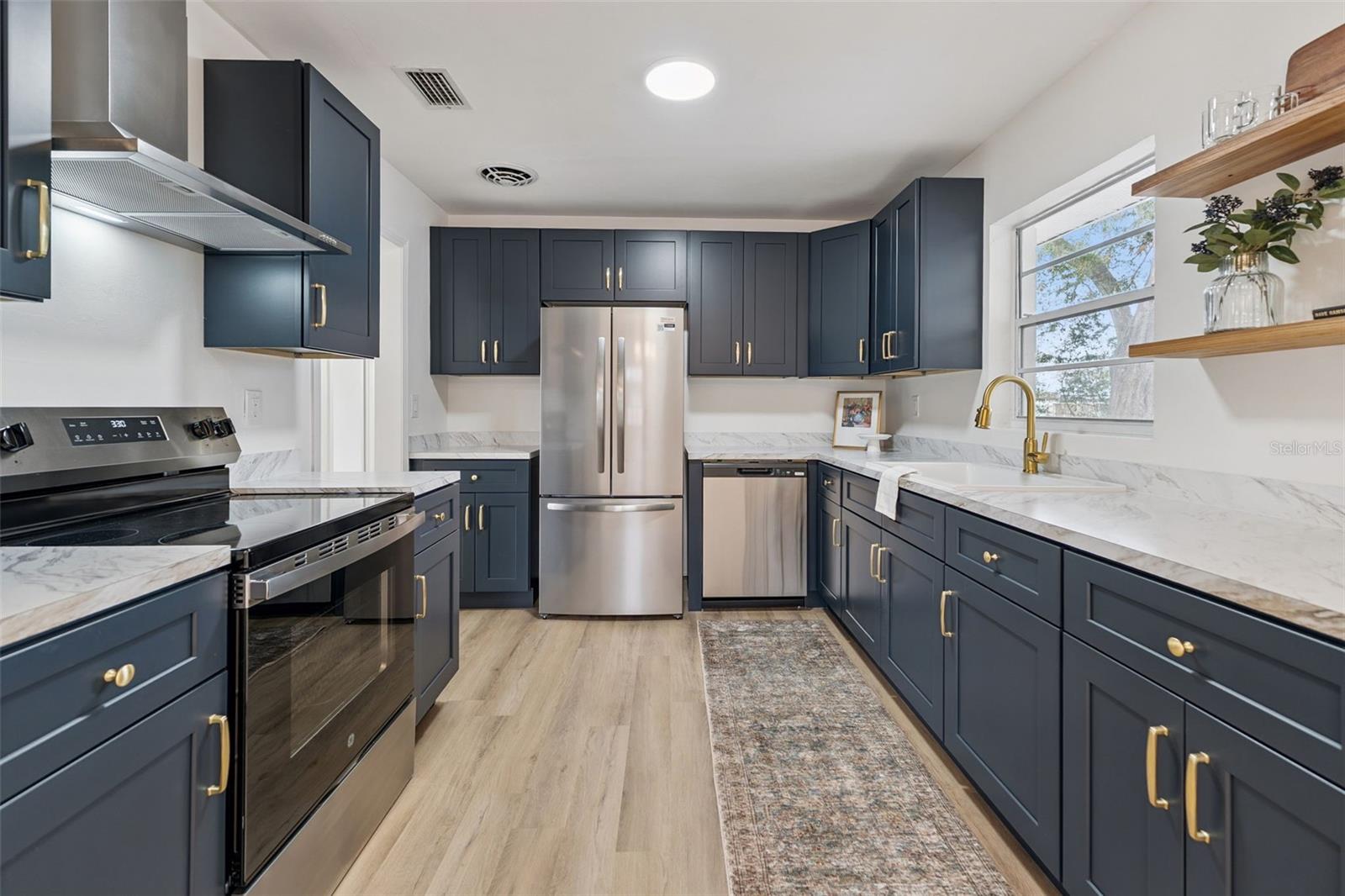 Image 3 of 52 For 1522 Hanson Avenue