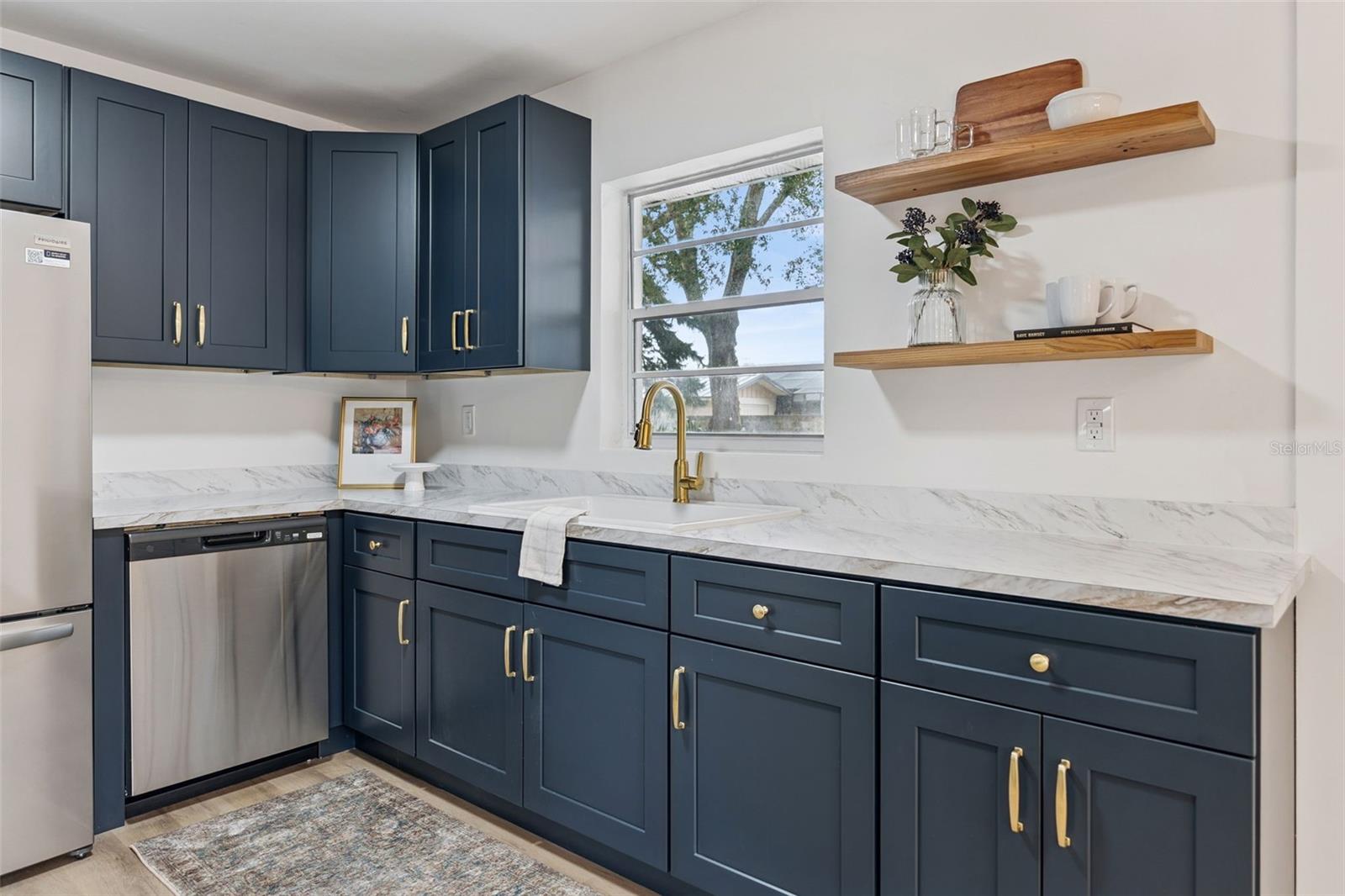 Image 5 of 52 For 1522 Hanson Avenue