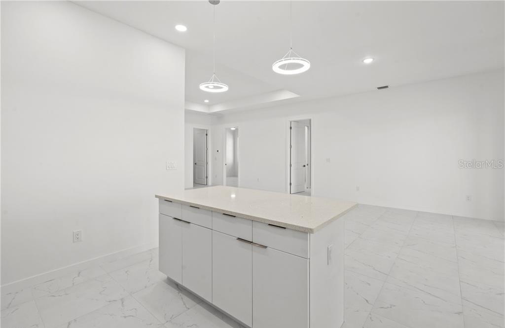 Image 10 of 30 For 3927 40th Terrace