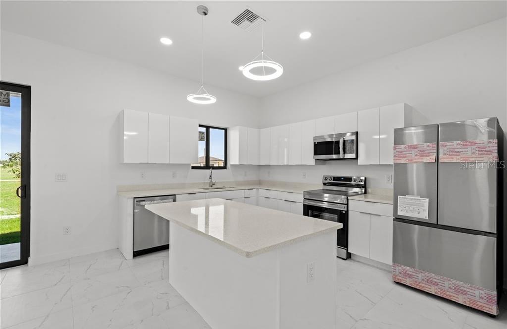 Image 8 of 30 For 3927 40th Terrace