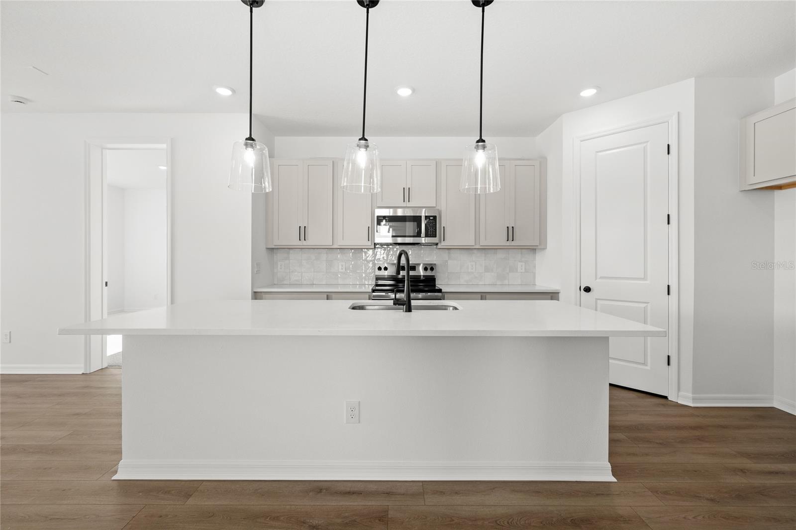 Image 16 of 40 For 2637 Broadwing Street