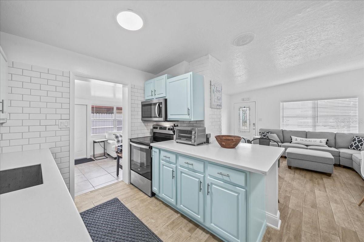 Image 10 of 30 For 215 Jefferson Avenue