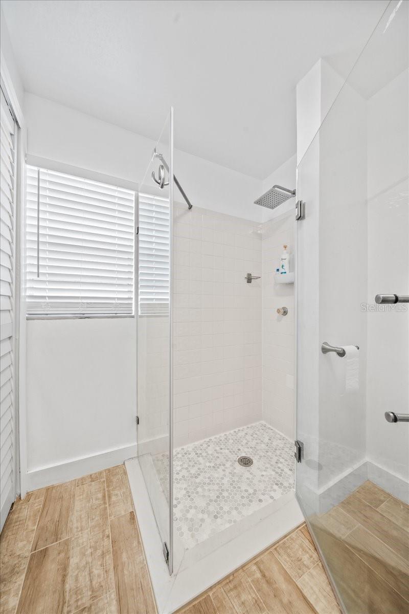 Image 16 of 30 For 215 Jefferson Avenue