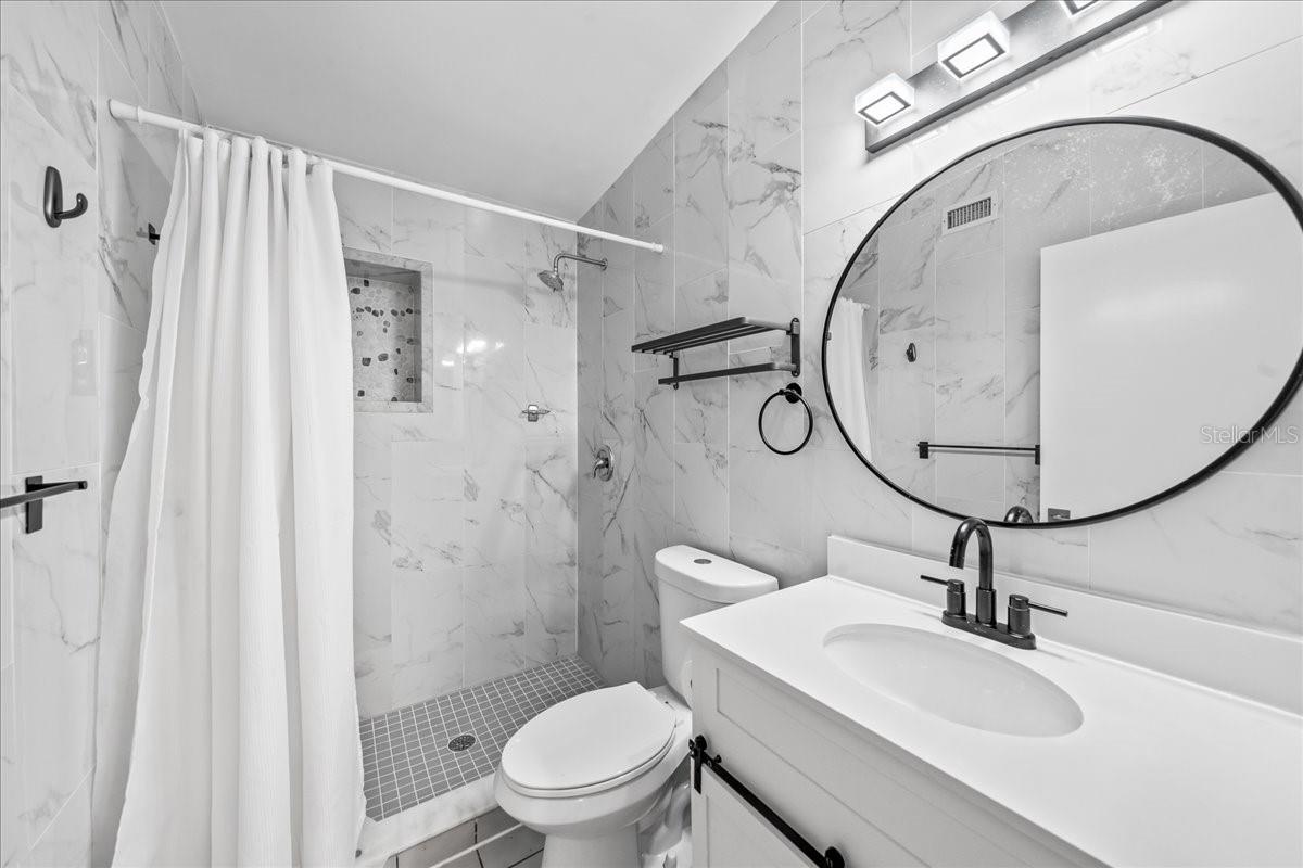 Image 18 of 30 For 215 Jefferson Avenue