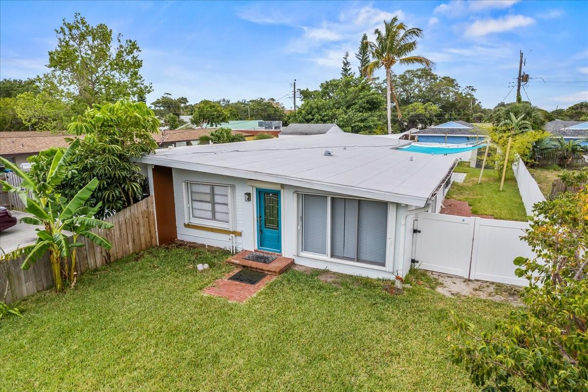 Image 2 of 30 For 215 Jefferson Avenue