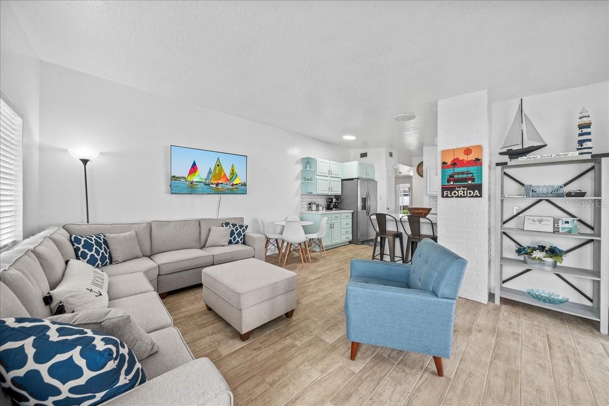 Image 3 of 30 For 215 Jefferson Avenue