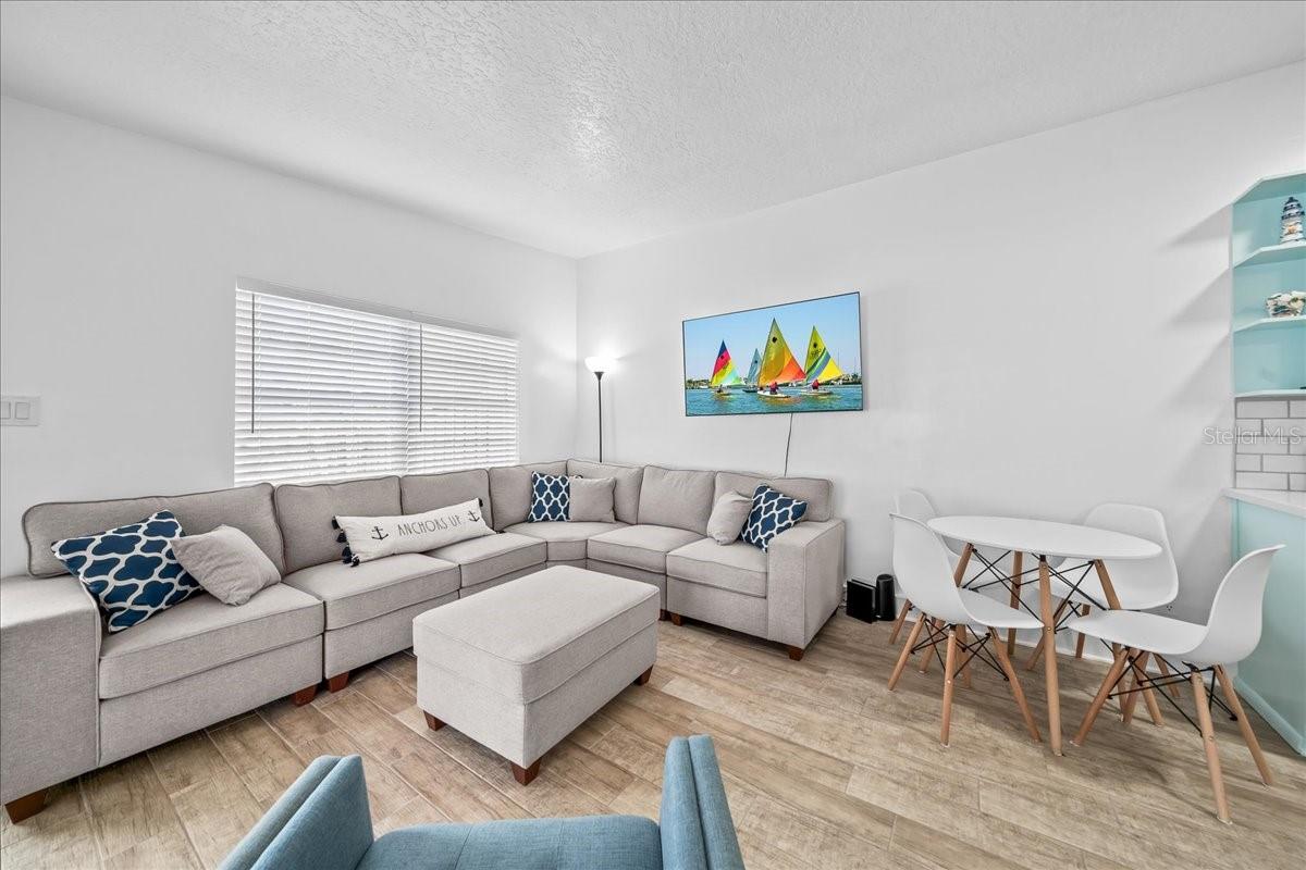 Image 4 of 30 For 215 Jefferson Avenue