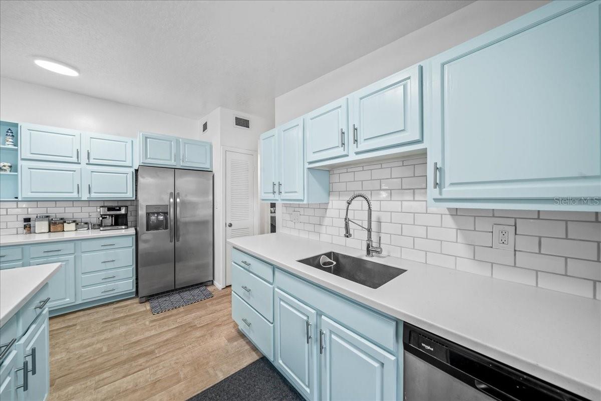 Image 9 of 30 For 215 Jefferson Avenue