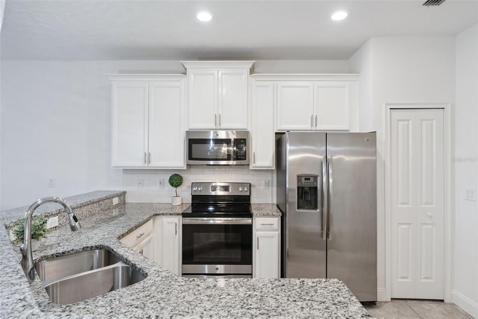 Image 24 of 64 For 3551 Fairwaters Court C