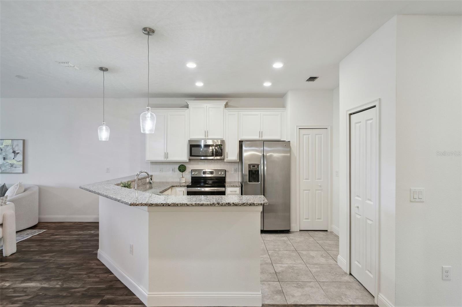 Image 27 of 64 For 3551 Fairwaters Court C