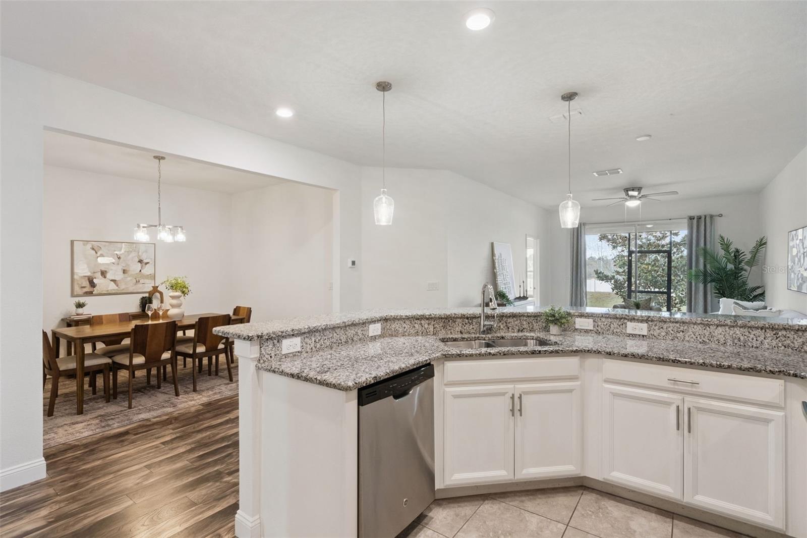 Image 30 of 64 For 3551 Fairwaters Court C